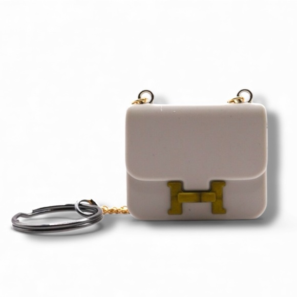 15. Fashion Keychain - Picture 1 of 1